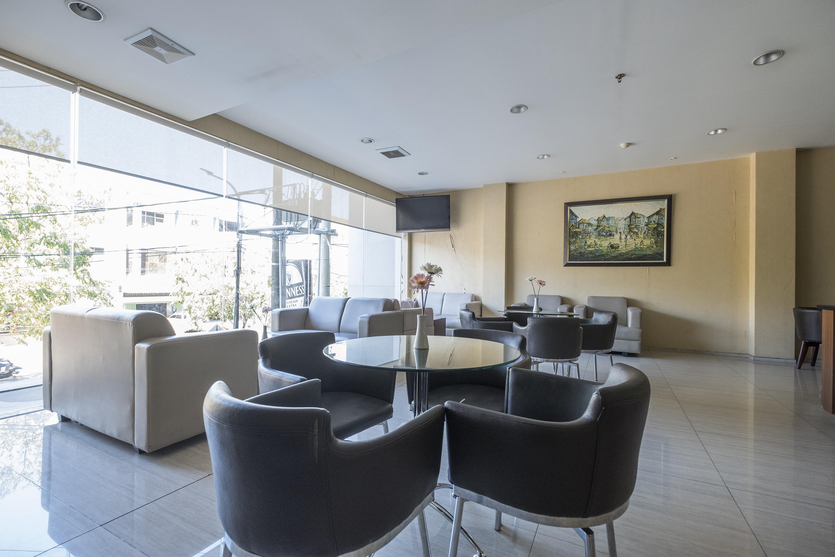 Aswin Hotel And Spa Makassar Exteriör bild