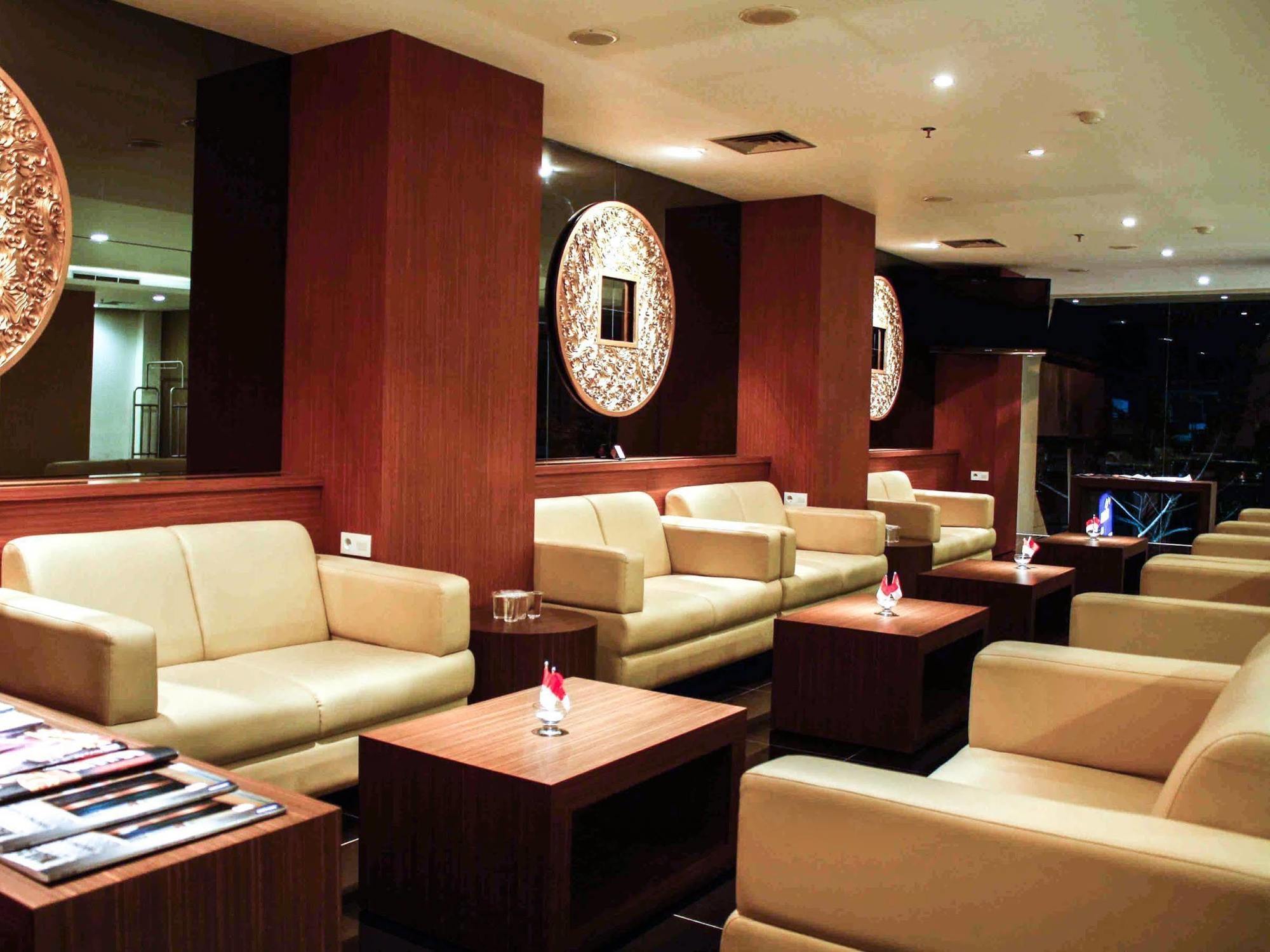Aswin Hotel And Spa Makassar Exteriör bild
