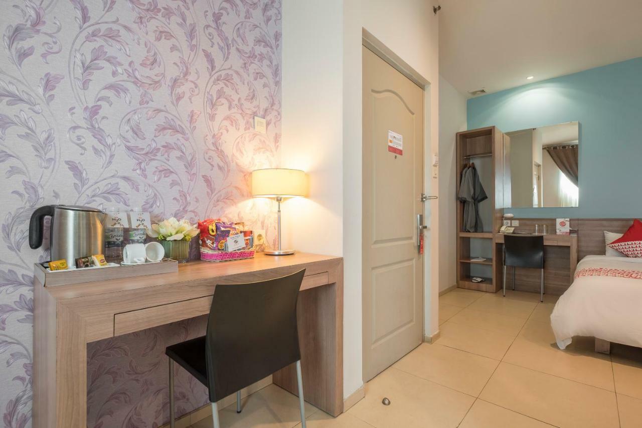 Aswin Hotel And Spa Makassar Exteriör bild