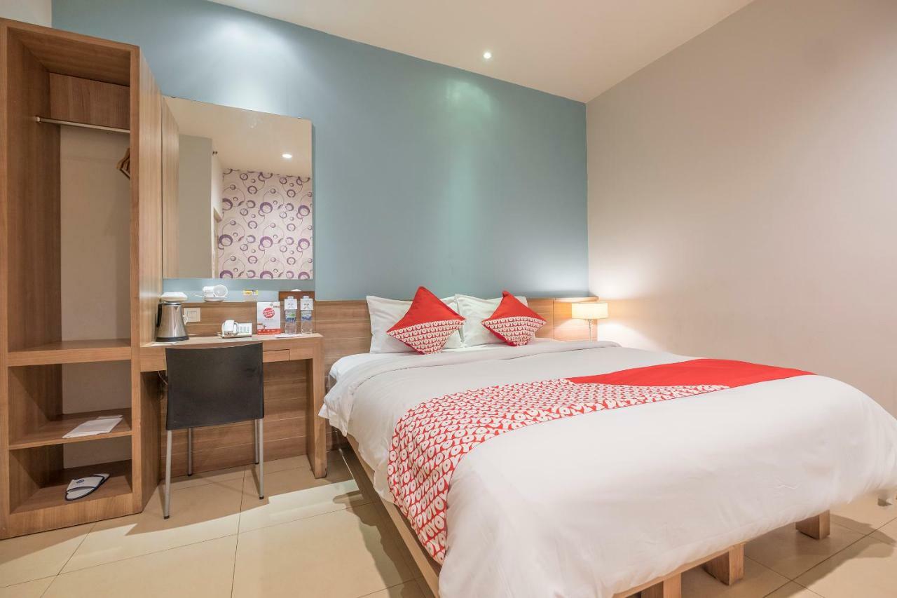 Aswin Hotel And Spa Makassar Exteriör bild