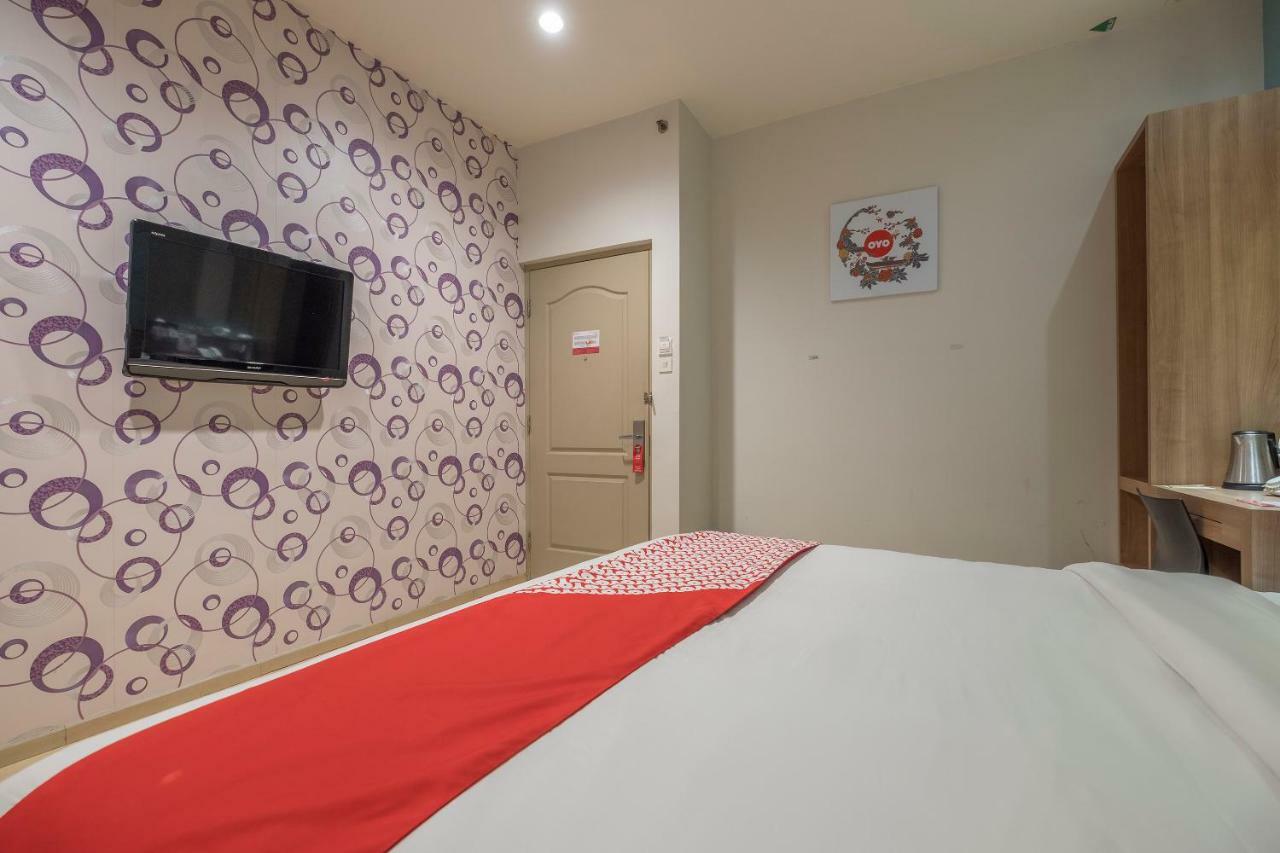 Aswin Hotel And Spa Makassar Exteriör bild