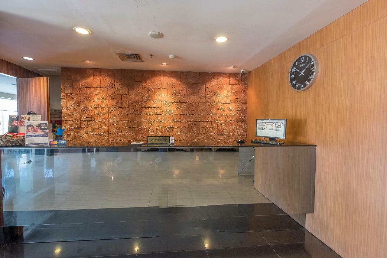 Aswin Hotel And Spa Makassar Exteriör bild